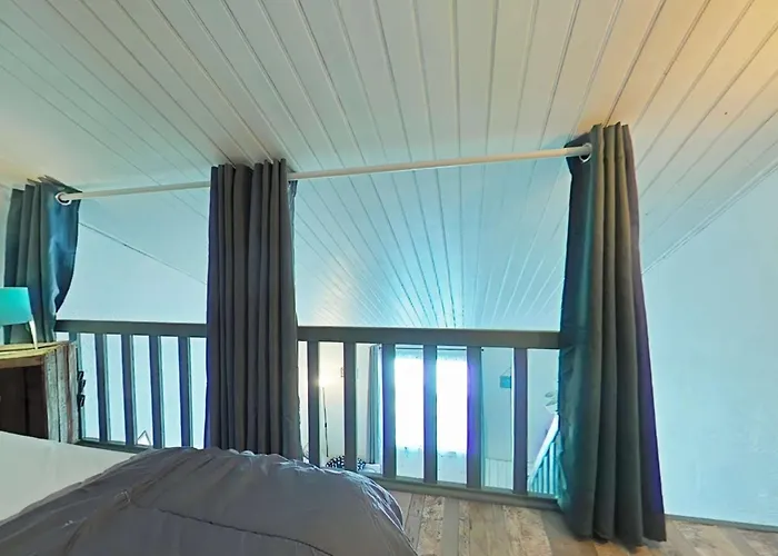 Mezzanine Lumineux Avec Wifi, Idealement Situe, 4 Couchages, A 250m De La Et Du Port - Fr-1-224b-99 Appartement Noirmoutier-en-l'Ile