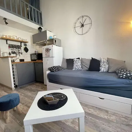 Apartment Mezzanine Lumineux Avec Wifi, Idealement Situe, 4 Couchages, A 250m De La Et Du Port - Fr-1-224b-99 *