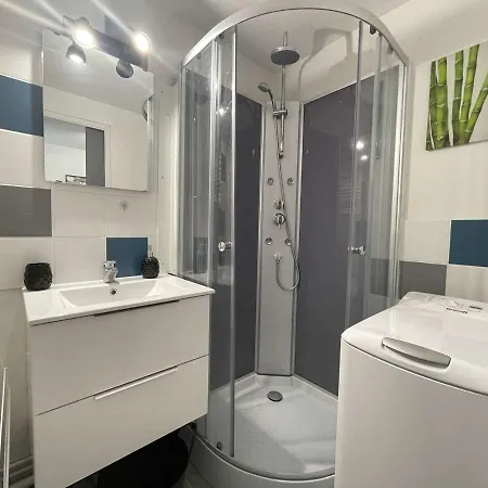 Mezzanine Lumineux Avec Wifi, Idealement Situe, 4 Couchages, A 250m De La Et Du Port - Fr-1-224b-99 * نوارموتيير أون ليل