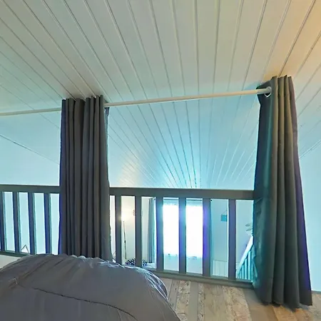 Mezzanine Lumineux Avec Wifi, Idéalement Situé, 4 Couchages, à 250m De La Et Du Port - Fr-1-224b-99 Appartement Noirmoutier-en-l'Île