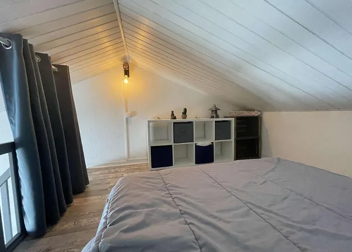 Mezzanine Lumineux Avec Wifi, Idéalement Situé, 4 Couchages, à 250m De La Et Du Port - Fr-1-224b-99 Appartement *