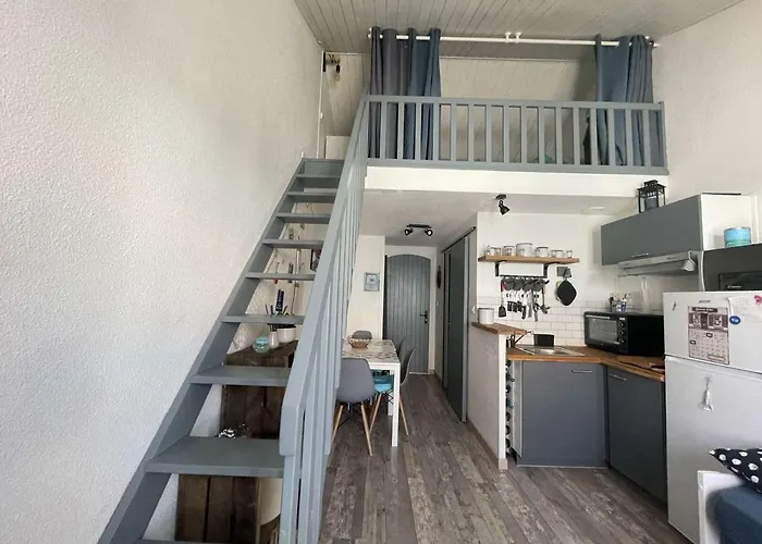 Mezzanine Lumineux Avec Wifi, Idéalement Situé, 4 Couchages, à 250m De La Et Du Port - Fr-1-224b-99 Appartement